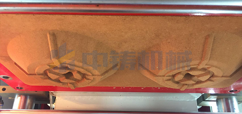 全自動(dòng)造型機(jī)進(jìn)行爐具爐架試模驗(yàn)收，效果非常不錯(cuò)