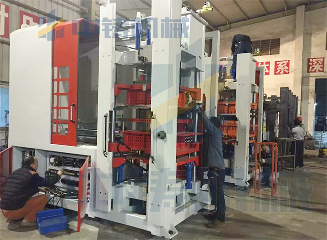 鑄造機(jī)械.jpg 鑄造機(jī)械.jpg