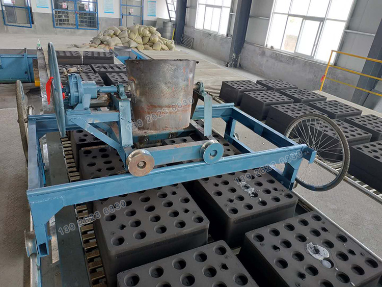 全自動(dòng)造型機(jī)鏈板輸送線.jpg 全自動(dòng)造型機(jī)鏈板輸送線.jpg